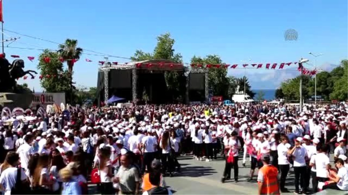 19 Mayıs Atatürk\'ü Anma, Gençlik ve Spor Bayramı