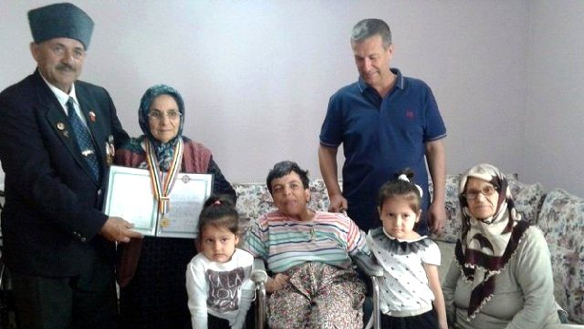 31 Yıl Sonra Gönderilen Şeref Madalyası, Kore Gazisinin Eşine Teslim Edildi