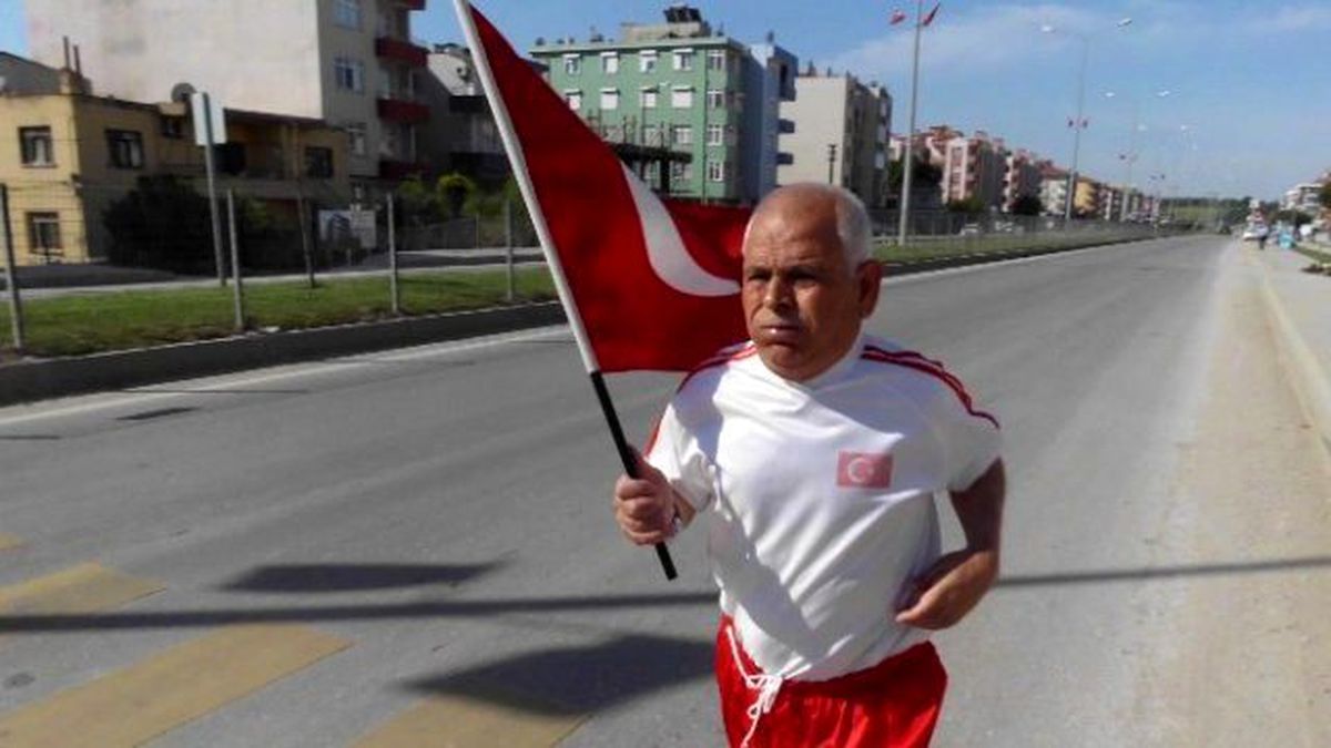 74\'lük Dede Gençler İçin Koştu