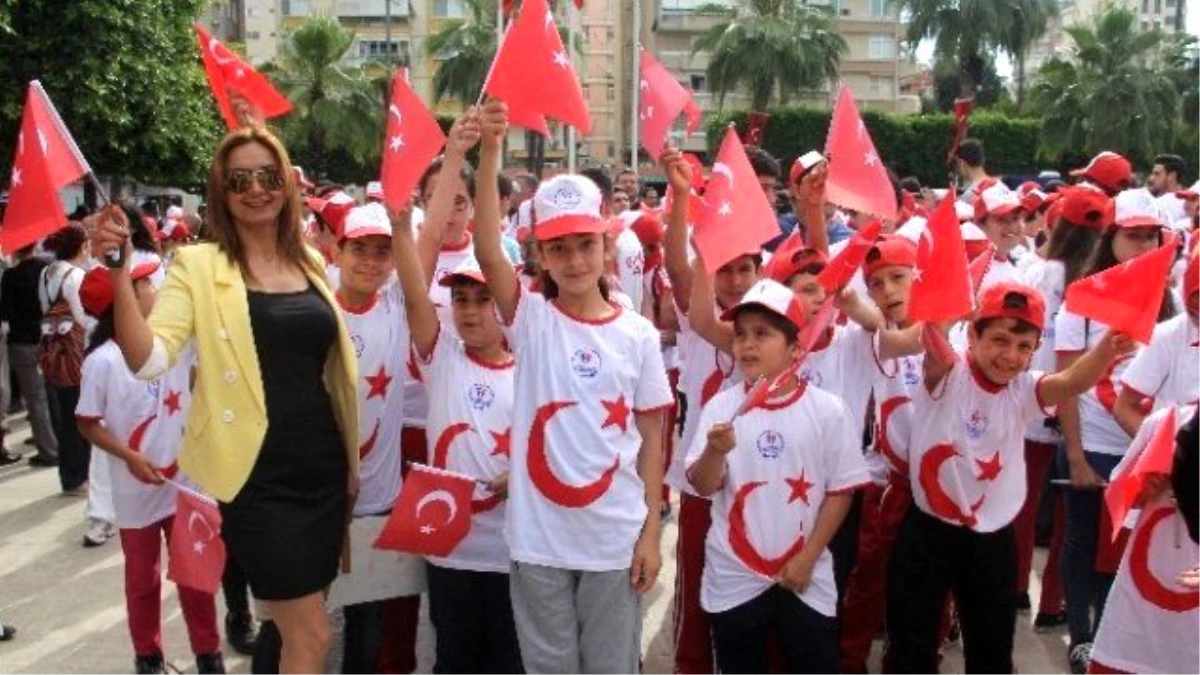Adana\'da Bayrama Down Sendromlu Gençler Damgasını Vurdu