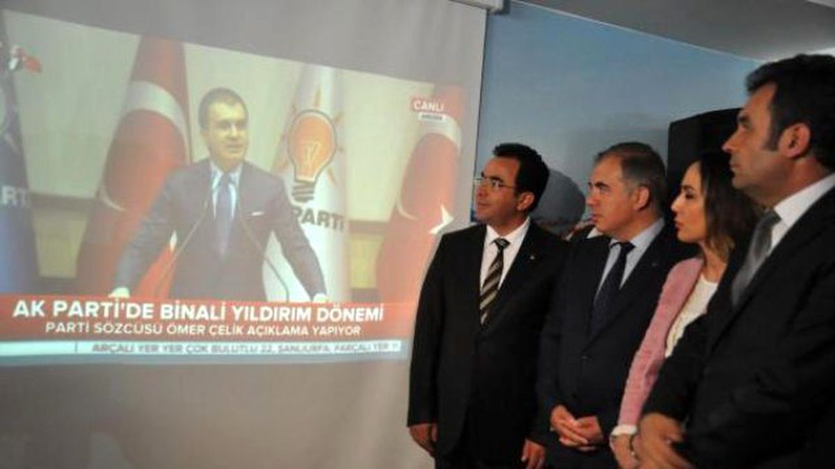 AK Parti İzmir\'de Binali Yıldırım Sevinci