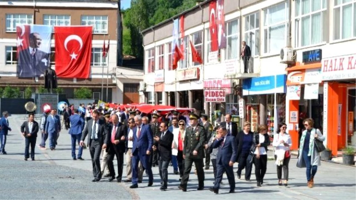 Alaçam\'da 19 Mayıs Ruhu Yeniden Canlandı