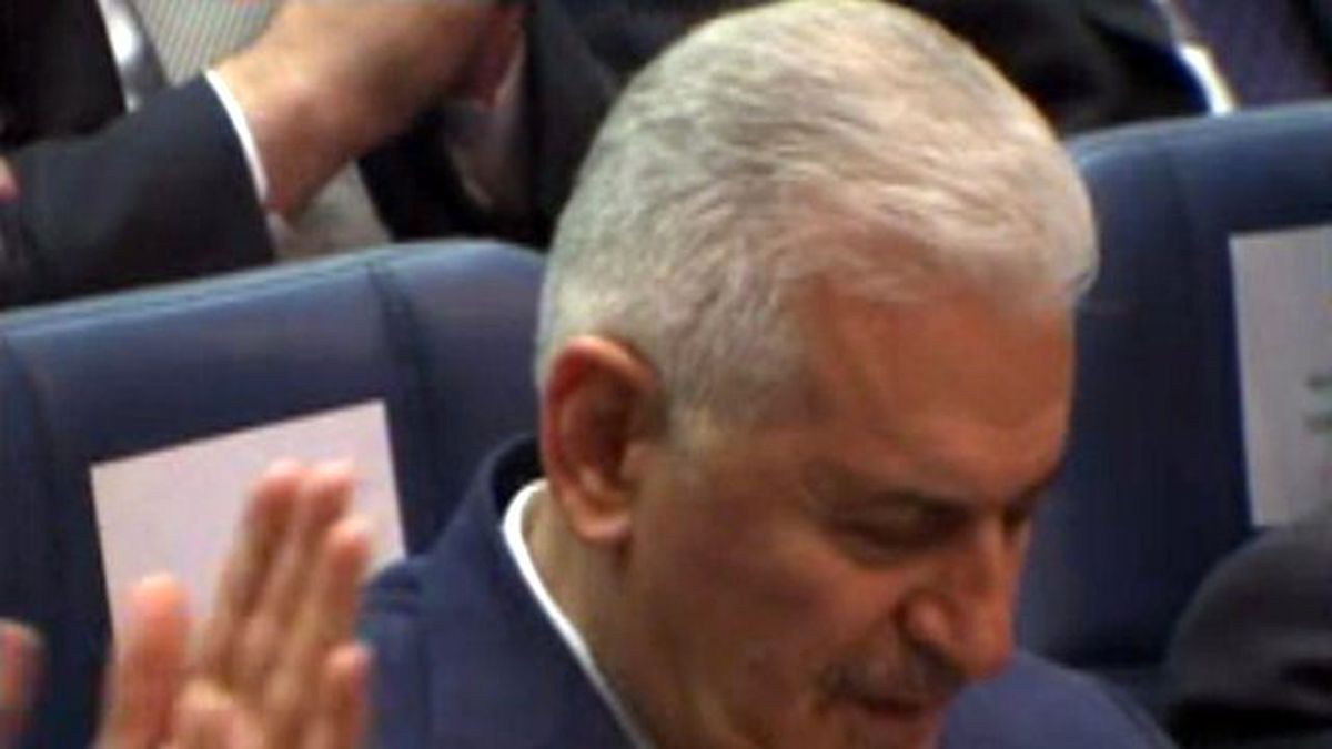 Başbakan Adayı Olan Yıldırım Gözyaşlarını Tutamadı