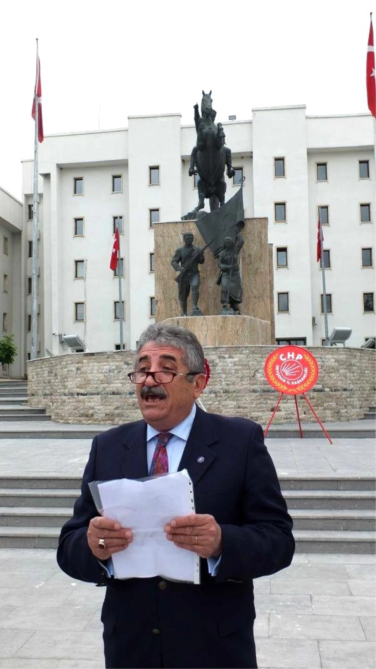 Chp, 19 Mayıs Törenleri Sonrası Atatürk Anıtı\'na Çelenk Koydu