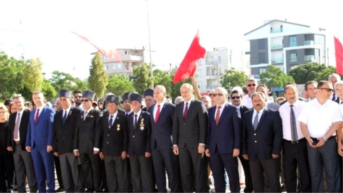 Didim\'de 19 Mayıs Çelenk Koyma Töreniyle Kutlandı