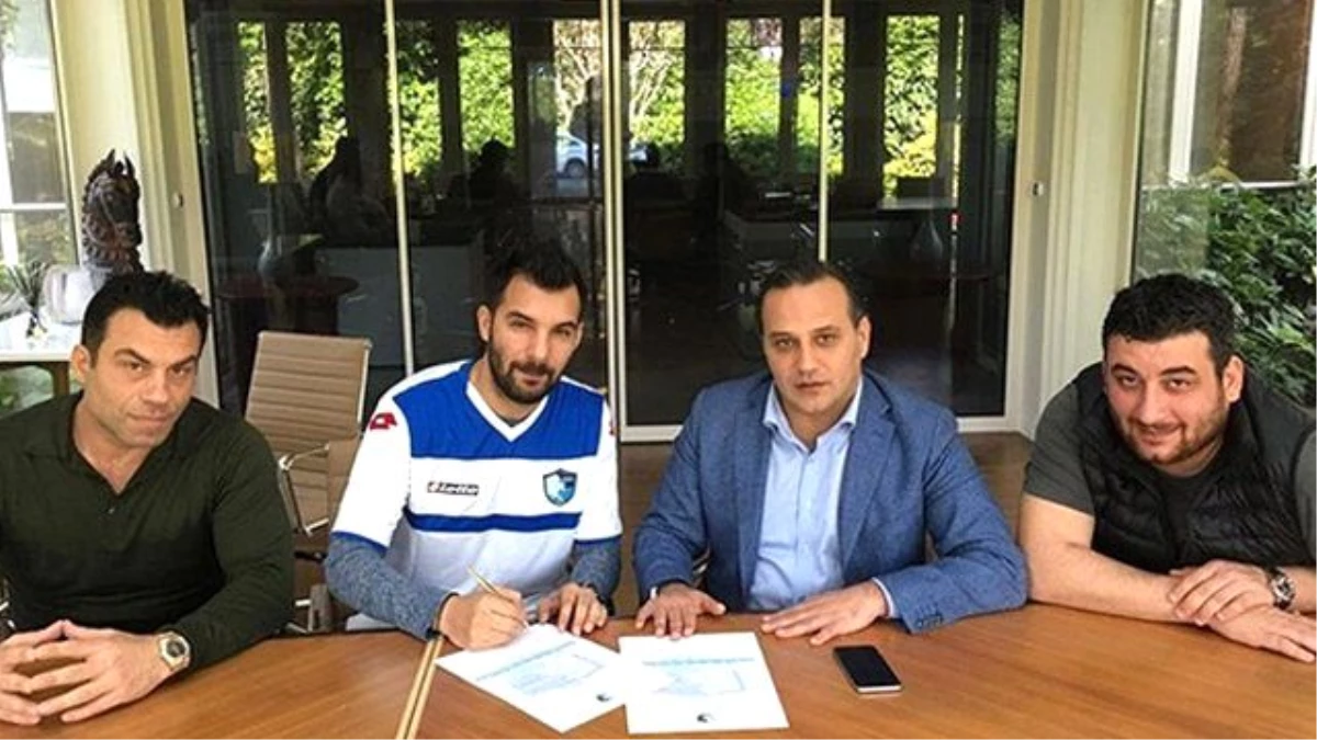 Engin Baytar, BB Erzurumspor ile 1 Yıllık Anlaştı