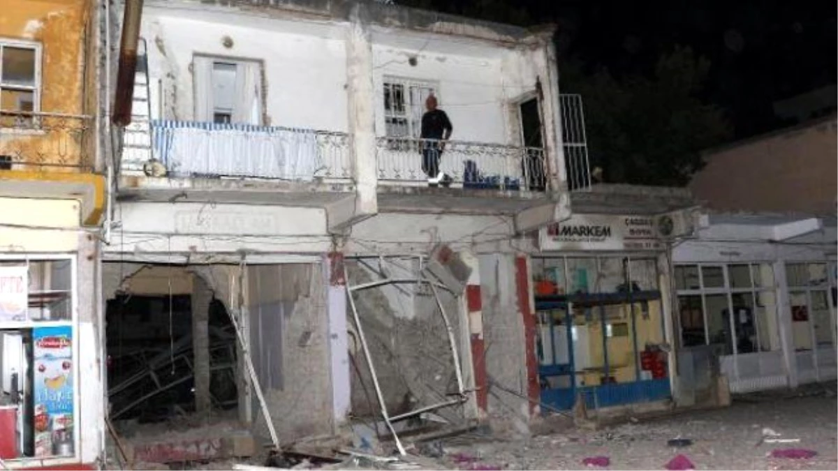 Antalya\'da Gece Patlayan Tüp, Lokantayı Harabeye Çevirdi