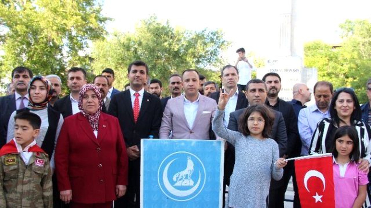 Gaziantep Ülkü Ocakları 19 Mayıs İçin Yürüyüş Yaptı