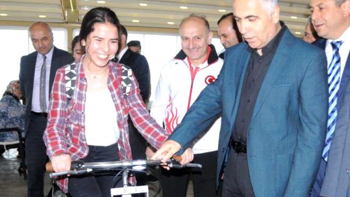 Hareketli Hayat Programı Kapsamında 407 Bisiklet Dağıtıldı