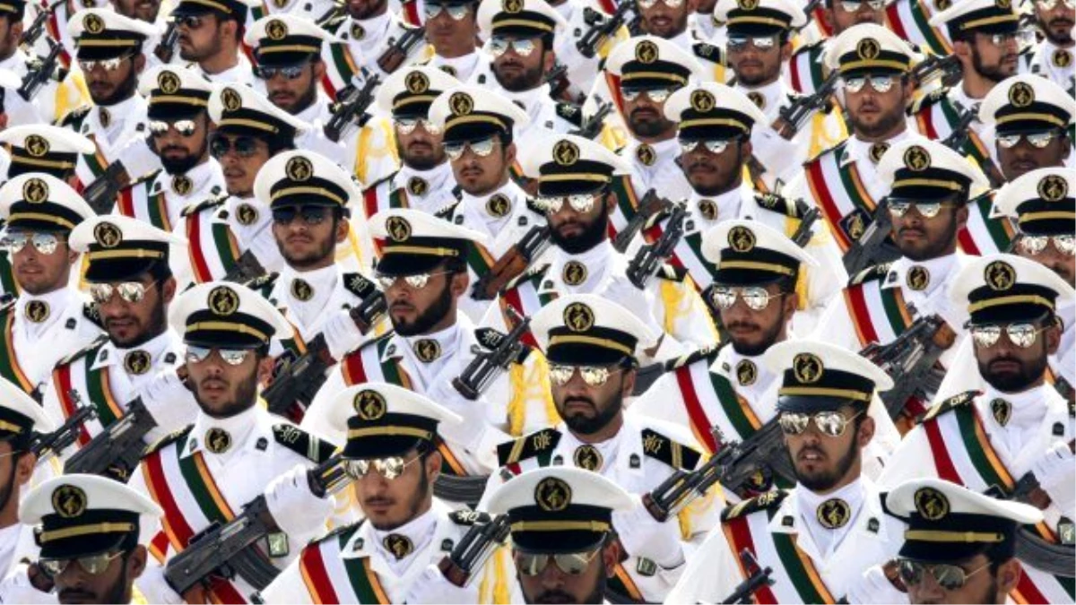 İran\'da Çocuk Sayısı Arttıkça Askerlik Süresi Kısalıyor