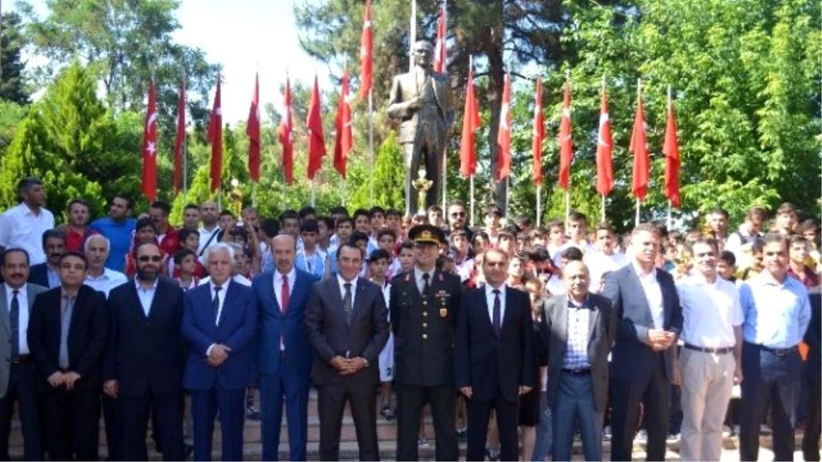 Kahta\'da 19 Mayıs Atatürk\'ü Anma Gençlik ve Spor Bayramı Kutlamaları