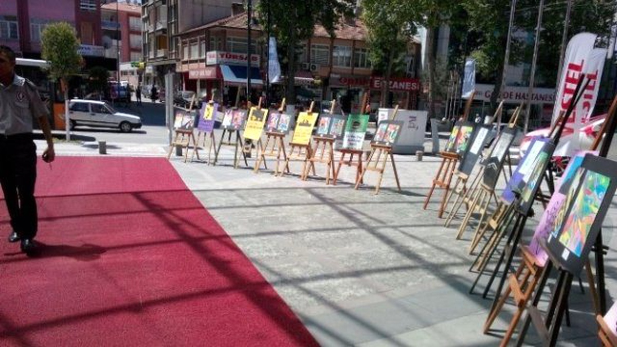 Kaligrafi ve Resim Sergisi\'si Açıldı