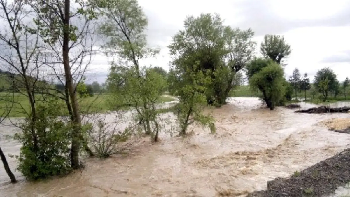 Kastamonu\'da Sel Hayatı Felç Etti