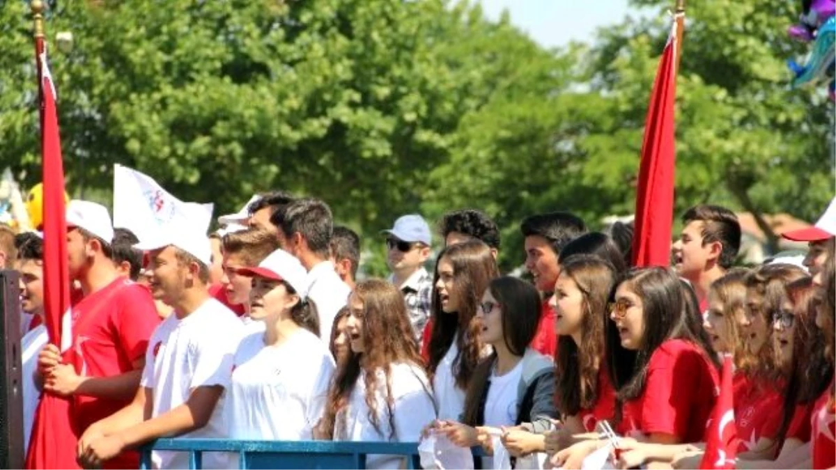 Kırklareli\'nde Gençlik 19 Mayıs Kutlamalarında Buluştu
