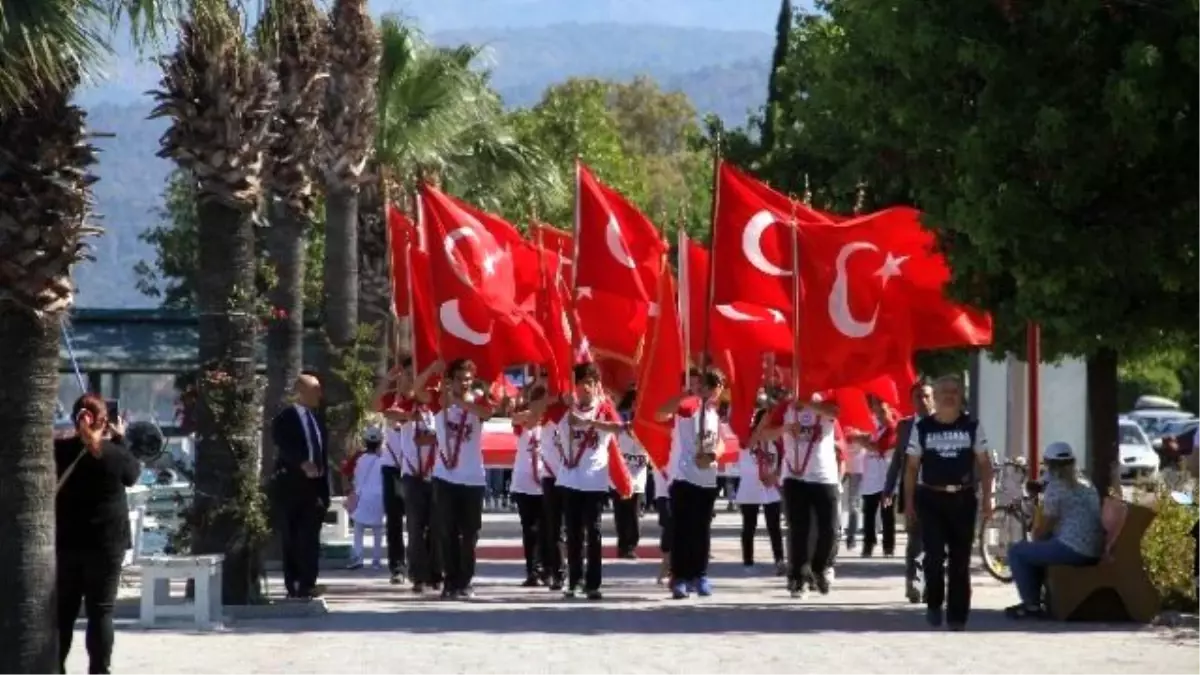 Kutlamalar Yürüyüş ile Başladı