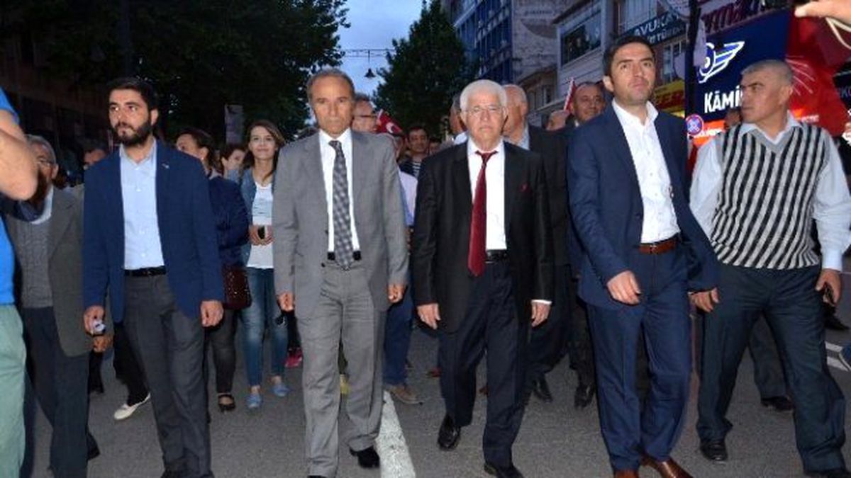 Malatya\'da CHP\'den Meşaleli Yürüyüş