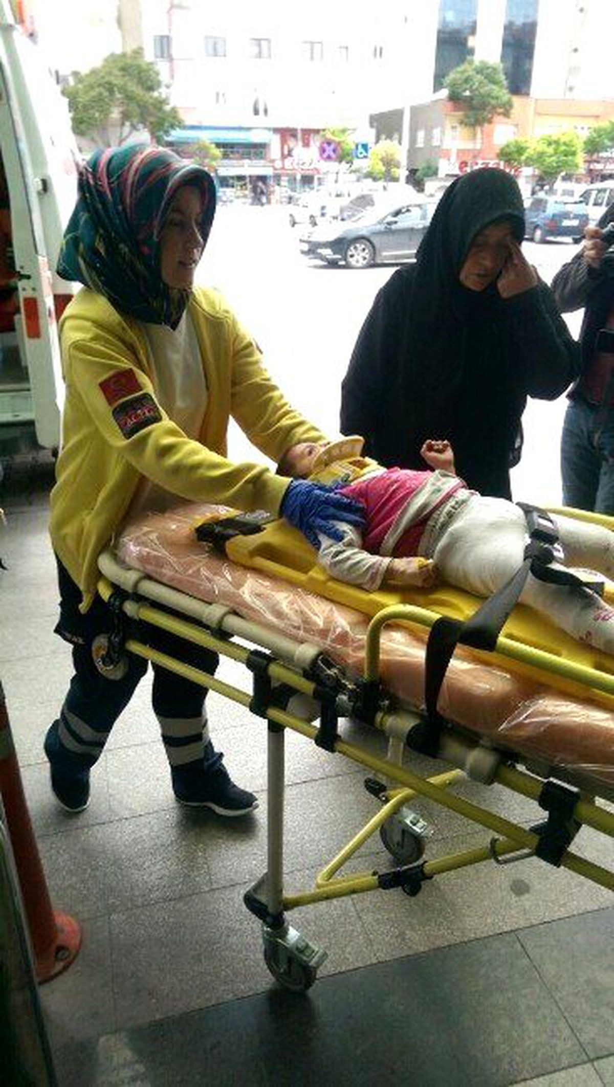 Merdivenden Düşen 2 Yaşındaki Suriyeli Çocuk Yaralandı