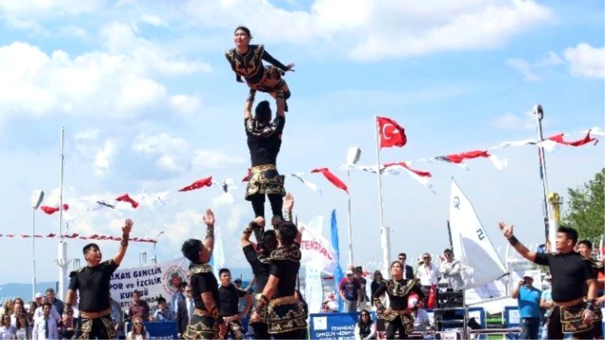 Moğol Ekibinin Akrobatik Hareketleri Hayran Bıraktı
