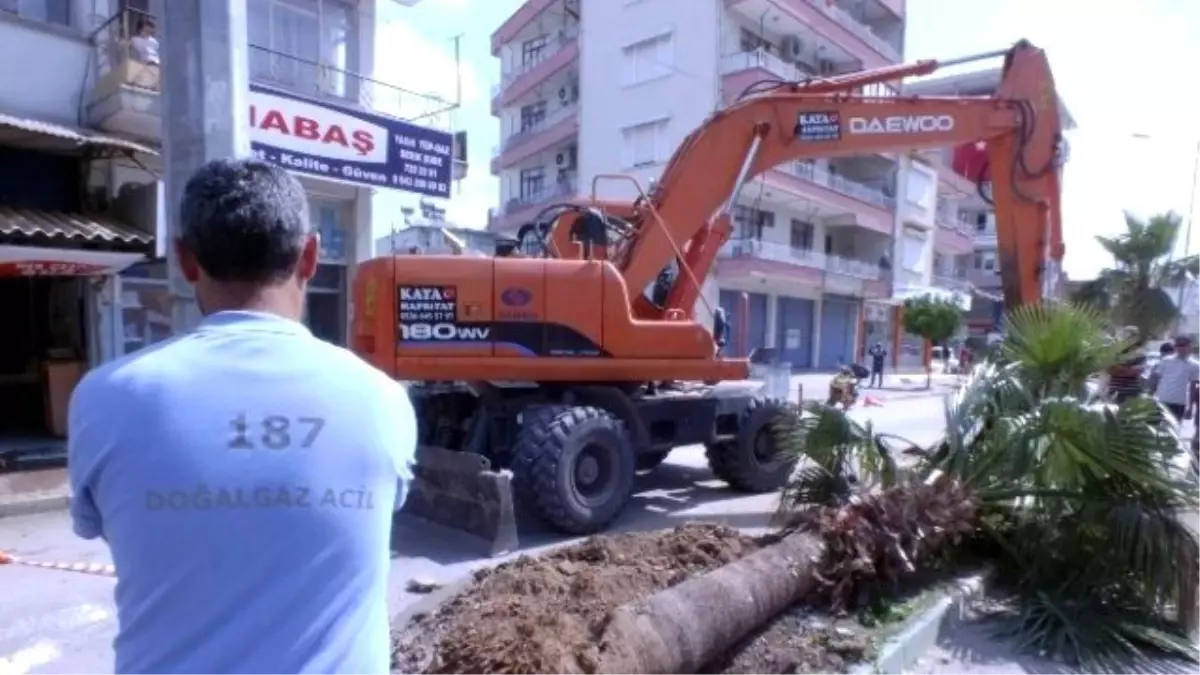 Patlayan Doğalgaz Borusu Korkuya Neden Oldu