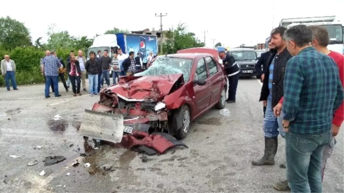 Samsun\'da Trafik Kazası: 1 Ölü, 1 Yaralı