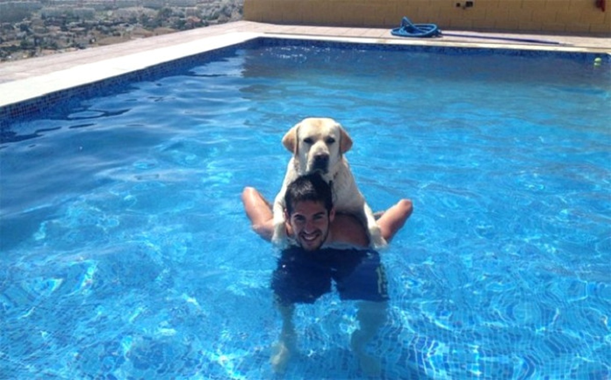 Ünlü Futbolcu Köpeğine Messi Adını Verdi!