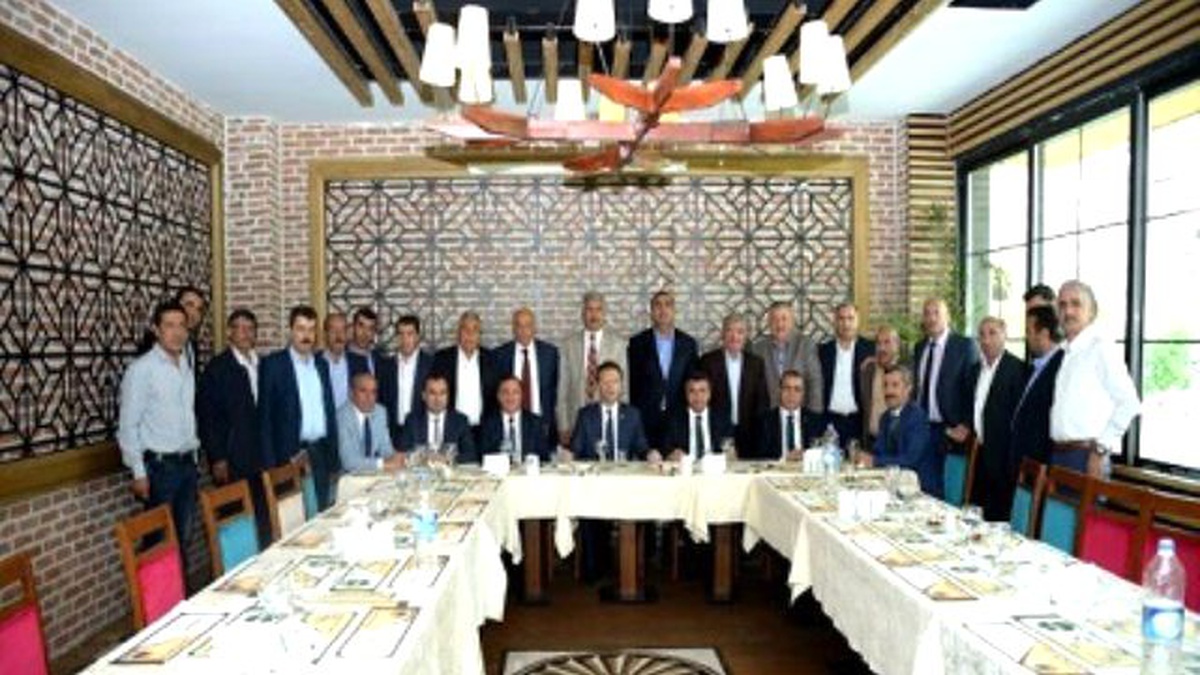 Vali Aksoy Esnafla Bir Araya Geldi
