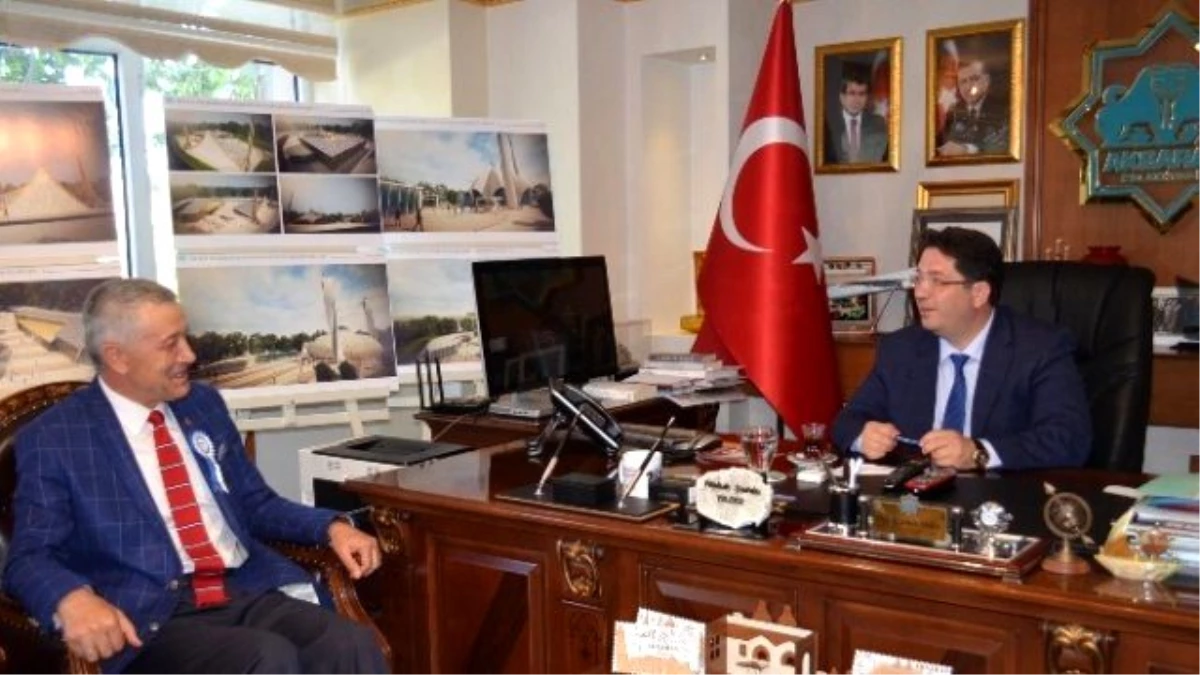 Aksaray Sgk\'dan Belediye Başkanı Yazgı\'ya Ziyaret