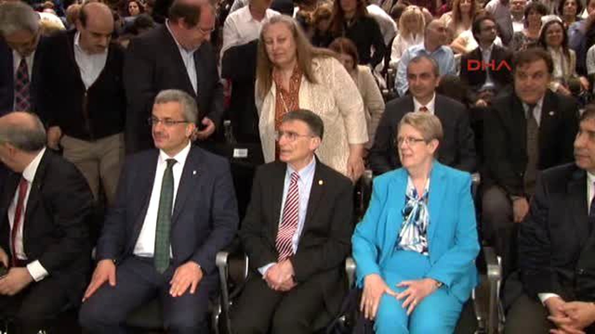 Aziz Sancar: "Gözünüzü Seveyim Politikayla Uğraşmayın, Onu Yapanlar Var, Çok Çalışın"