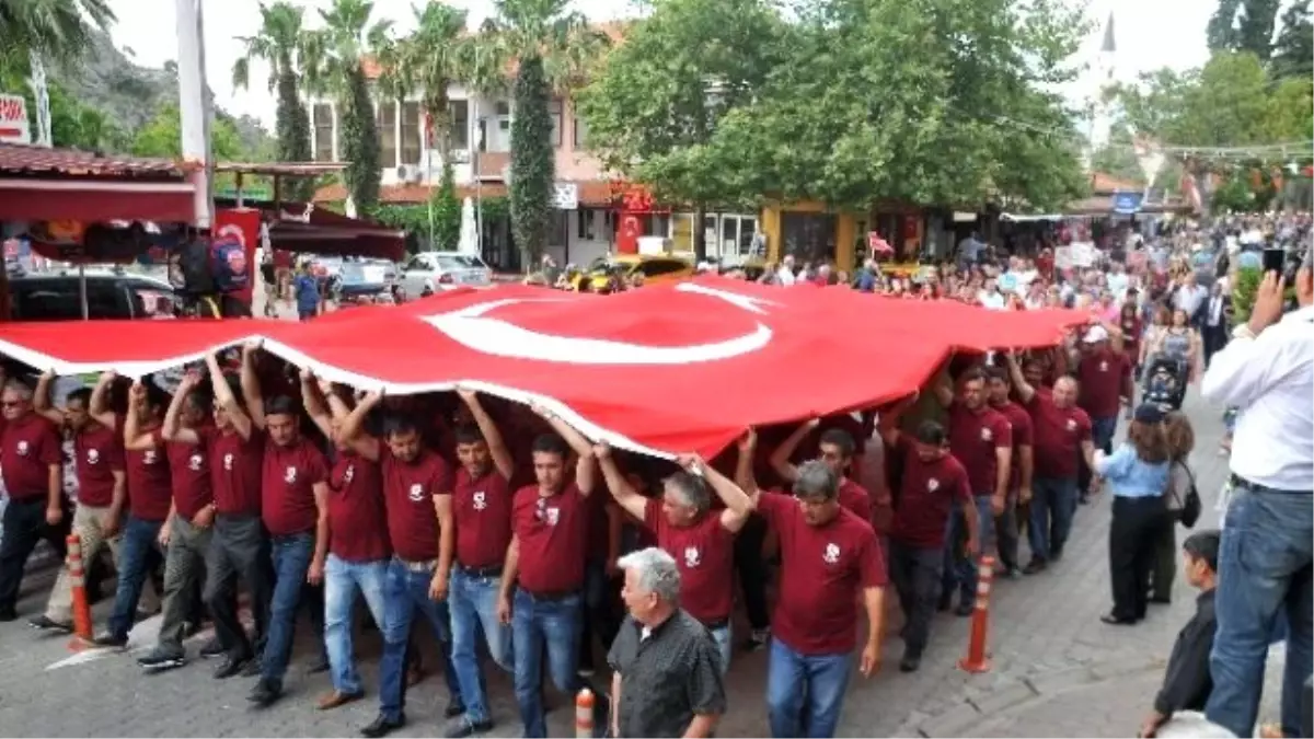 Başkan Karaçelik; "Teröre İnat Hayata Tutunacağız"