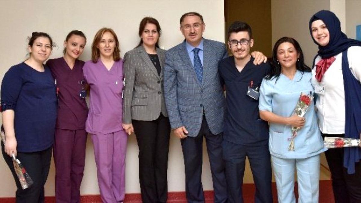 Başkan Kurtulan\'dan Hemşireler Günü Kutlaması