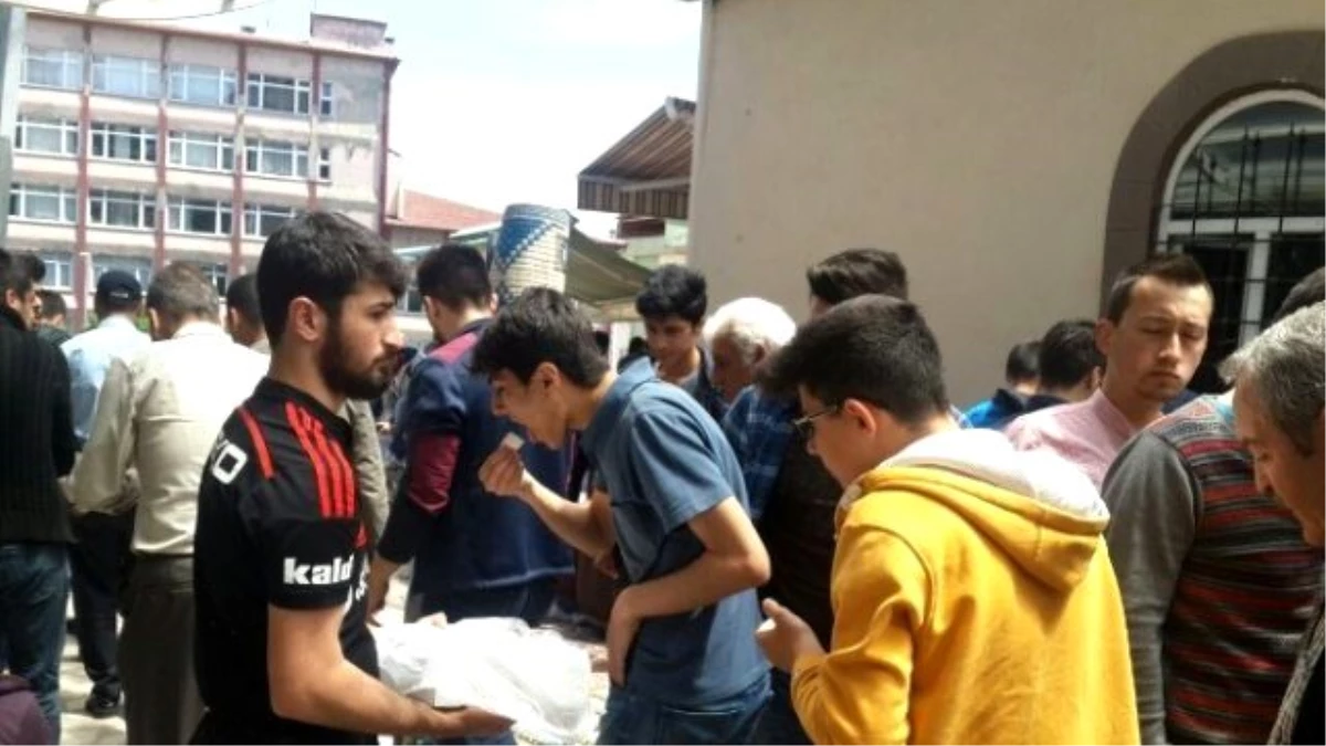 Bilecik Uni Bjk Taraftar Grubu Cuma Namazı Öncesi Şehitler İçin Mevlid-i Şerif Okuttular