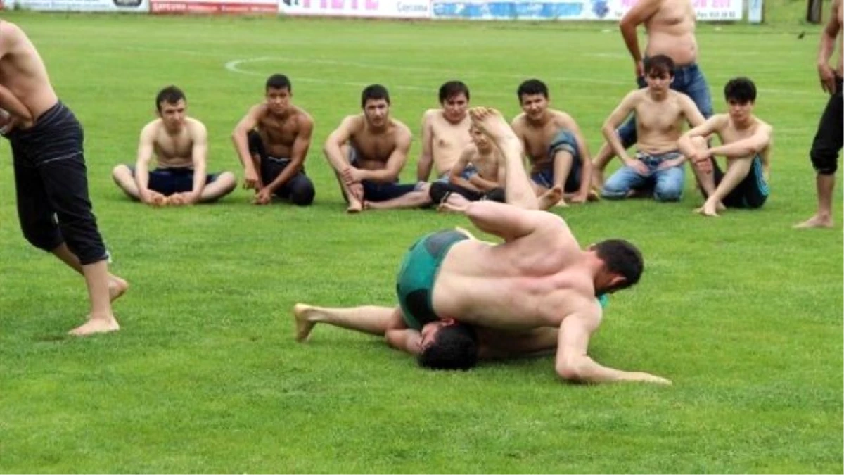 Çaycuma\'da Güreş Müsabakası Düzenlendi