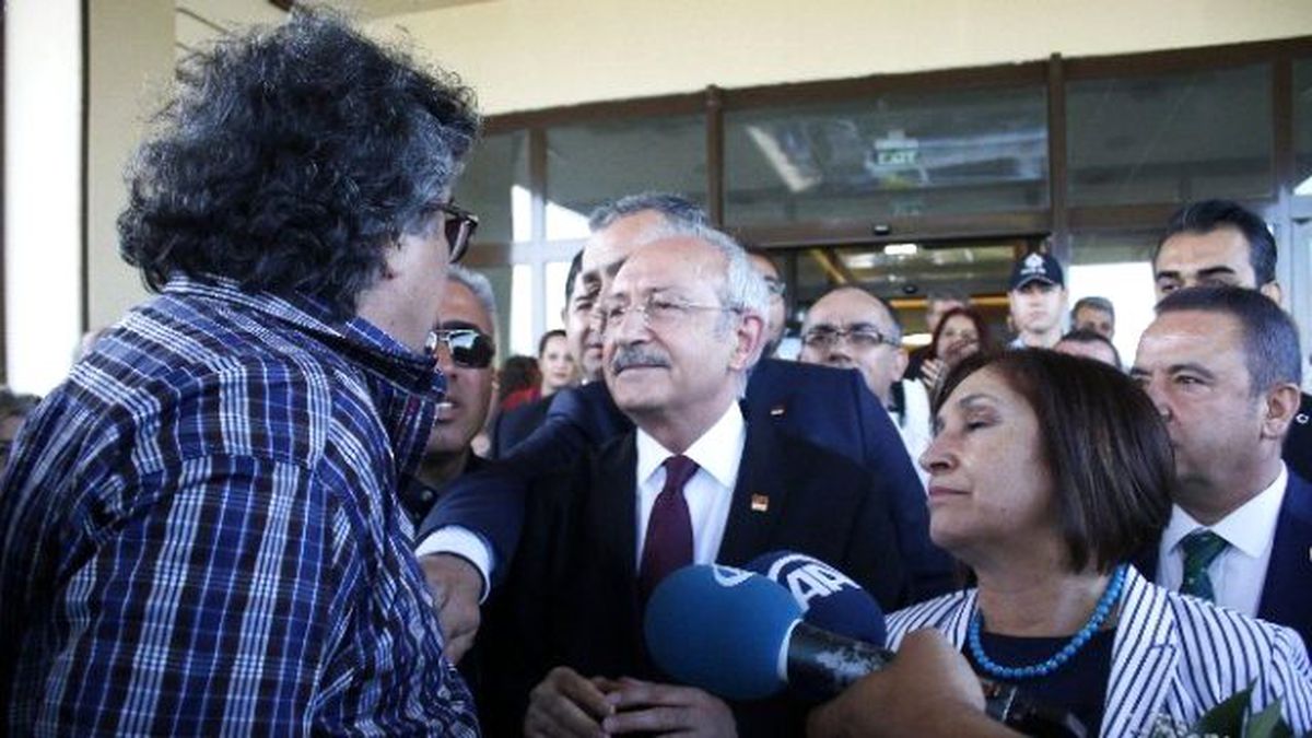 Kılıçdaroğlu, Yumurtalı Saldırının Ardından Antalya'da da Protesto Edildi