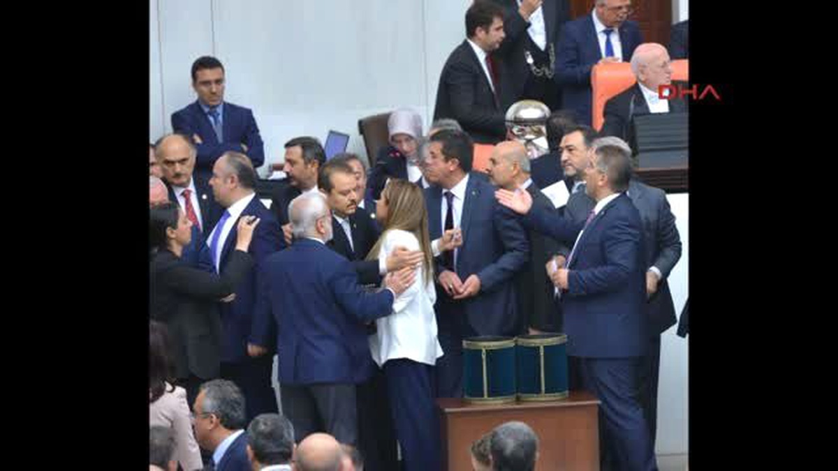 Dokunulmazlıkların Kaldırılması İçin Meclis\'te 2\'nci Tur Oylama - Fotoğraflar