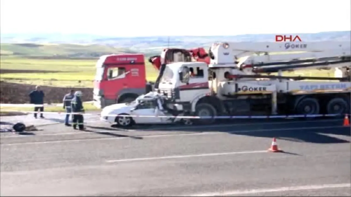 Elazığ Beton Pompası Otomobili Biçti: 1 Ölü