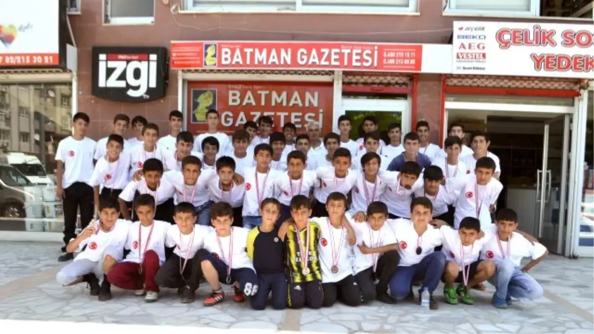 Genç Sporculardan Basın Kuruluşlarına Teşekkür Ziyareti