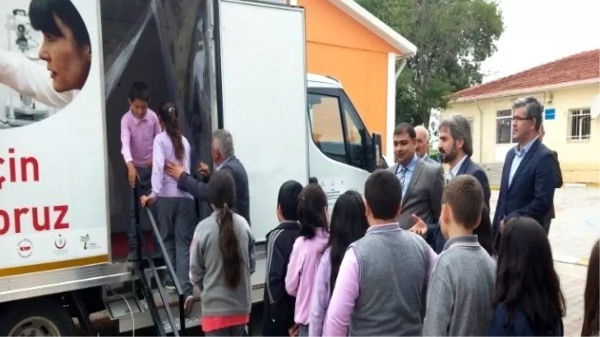 İlkokul Öğrencilerine Göz Taraması Yapıldı