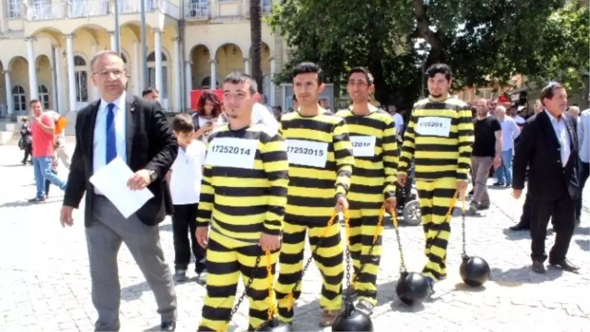 İzmir\'de Dalton\'lu Dokunulmazlık Protestosu