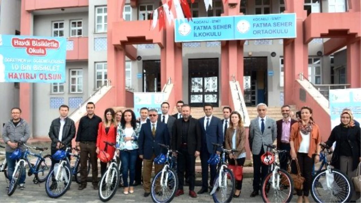 İzmit Belediyesi Akpınar Öğrencilerini Sevindirdi