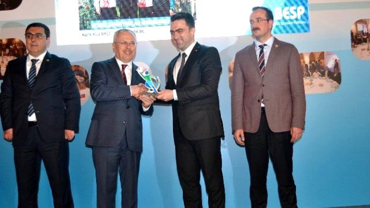 Konya Büyükşehir Belediyespor Yılın Spor Kulübü Seçildi
