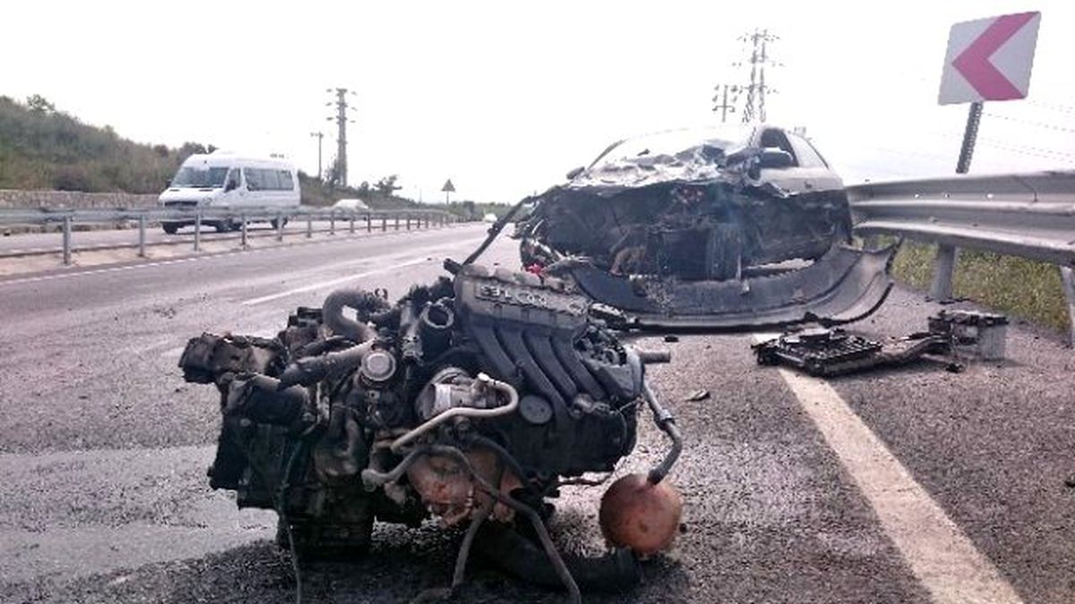 Motoru Fırlayan Araçtan Burnu Bile Kanamadan Kurtuldu