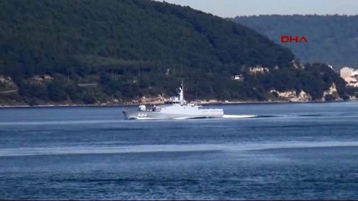 Rus Savaş Gemisi Caesar Kunikov Çanakkale\'den Geçti