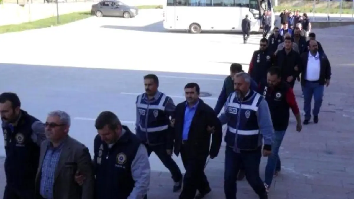 Uşak\'ta \'Paralel Yapı\' Operasyonu Zanlıları Adliyede
