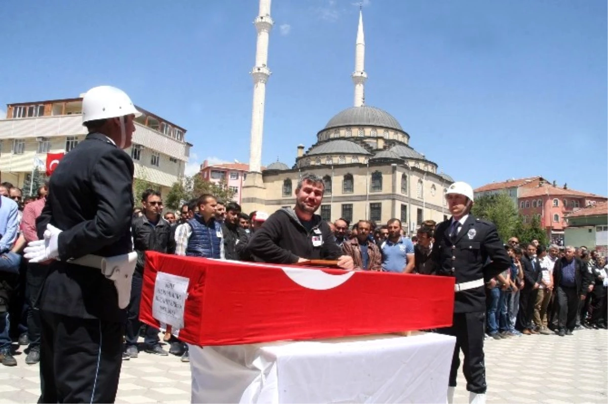 Yozgatlı Şehit Polis Mücahit Erbaş Son Yolculuğuna Uğurlandı