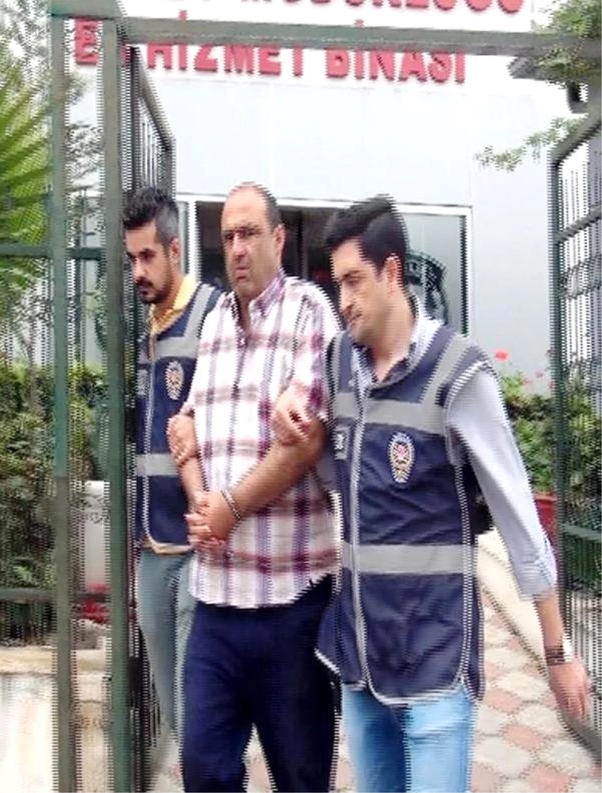 Antalya\'da Dehşet Saçan Şizofren, Cezaevi Tuvaletinde Ölü Bulundu