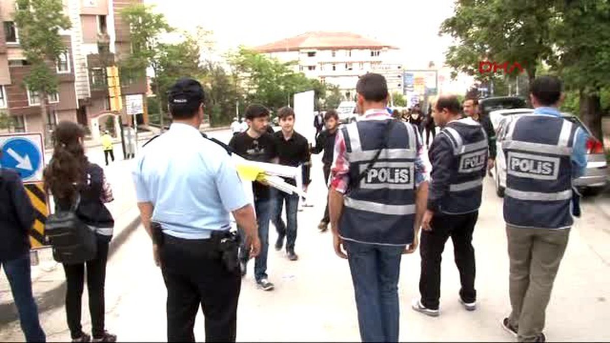 Çerkezler Rusya?yı Protesto Etti