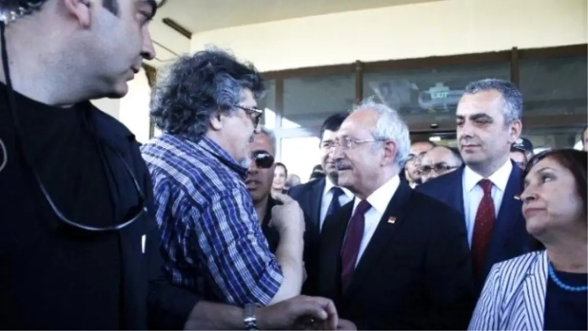 Kılıçdaroğlu\'nu Protesto Eden Heykeltıraş Serbest Bırakıldı