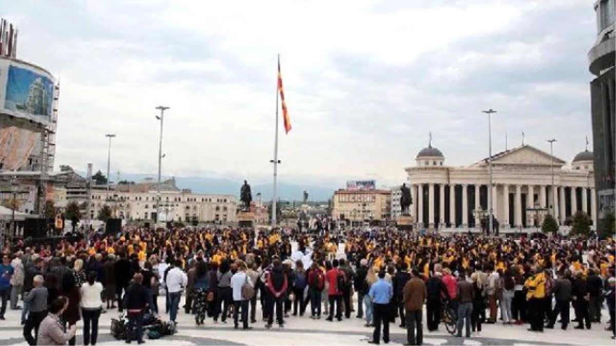 Makedonya\'da Yarasa Opereti Eşliğinde Mezuniyet Töreni