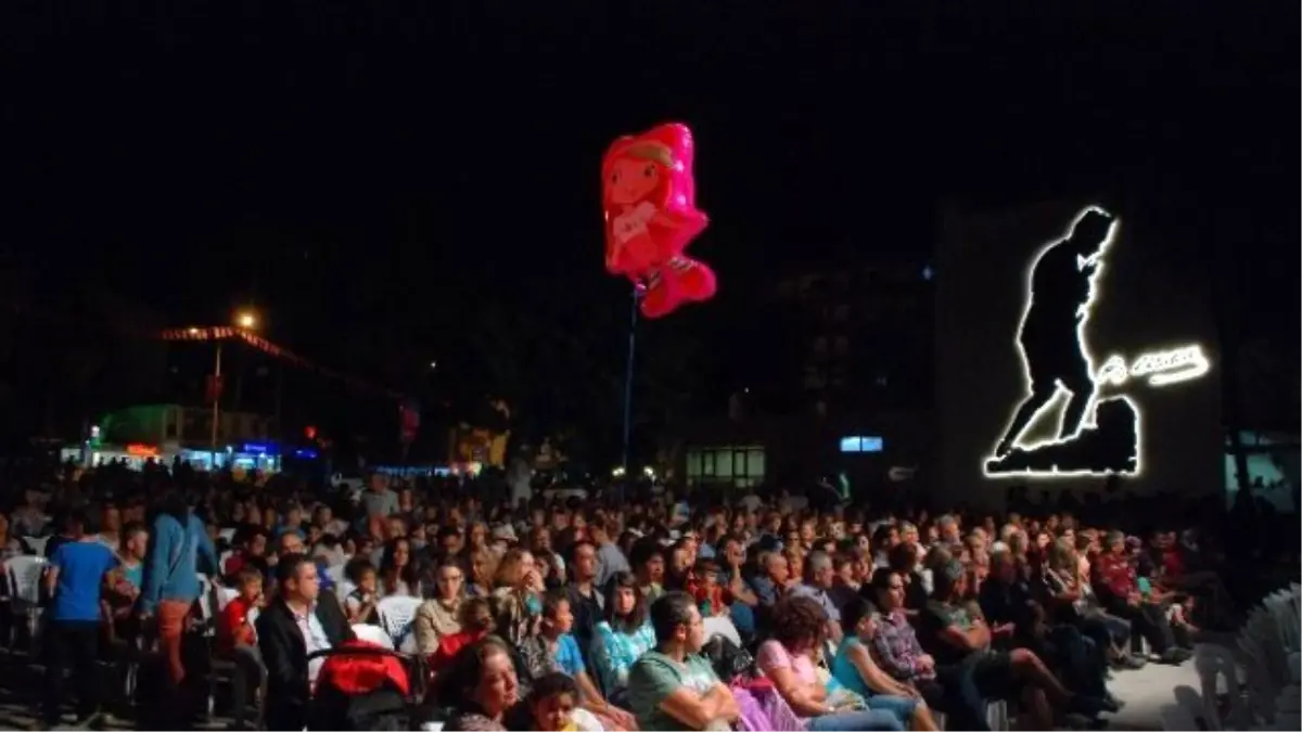 Silifke Kültür Haftasına Açıkhava Tiyatrosu Damga Vurdu