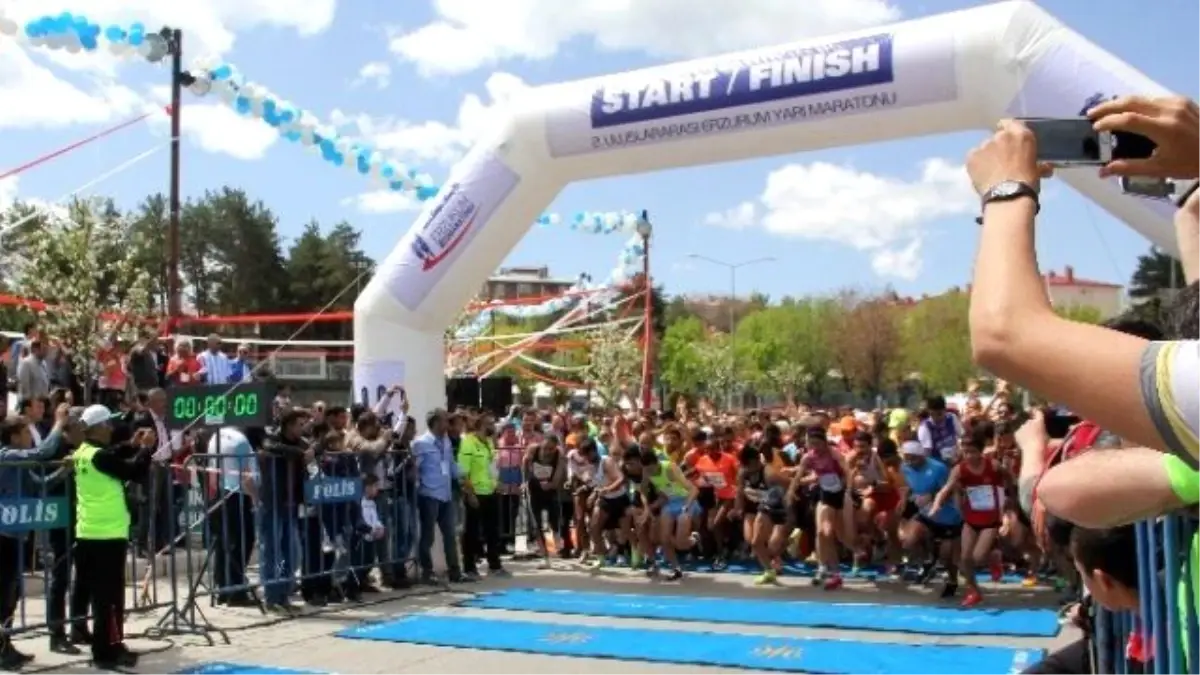 2. Uluslararası Erzurum Yarı Maratonu ve Nene Hatun Halk Yürüyüşü